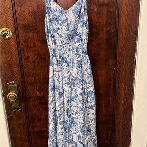 Abercrombie & Fitch Floral Blue and White Women's Dress